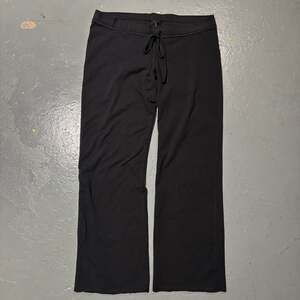 SKIMS Low Rise Flared leggings